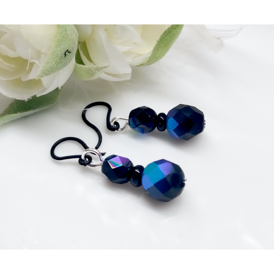 Náušnice hypoalergenní černé s modrými odlesky NAH011