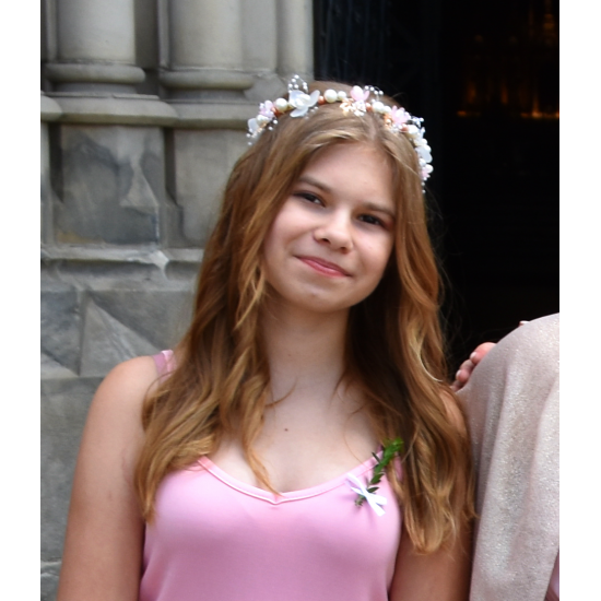 Květinový věneček do vlasů s růžovou stuhou C123