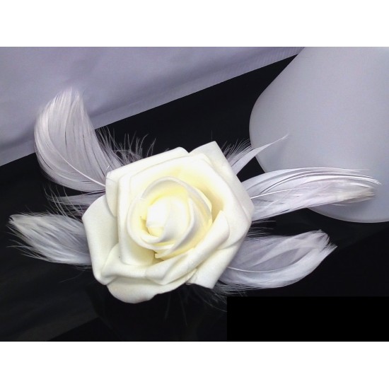 Brož 2v1 růžička s pírky smetanová BR028