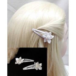 Dětské prolamovací sponky bílý Kvítek saténový (sada 2ks) PR018